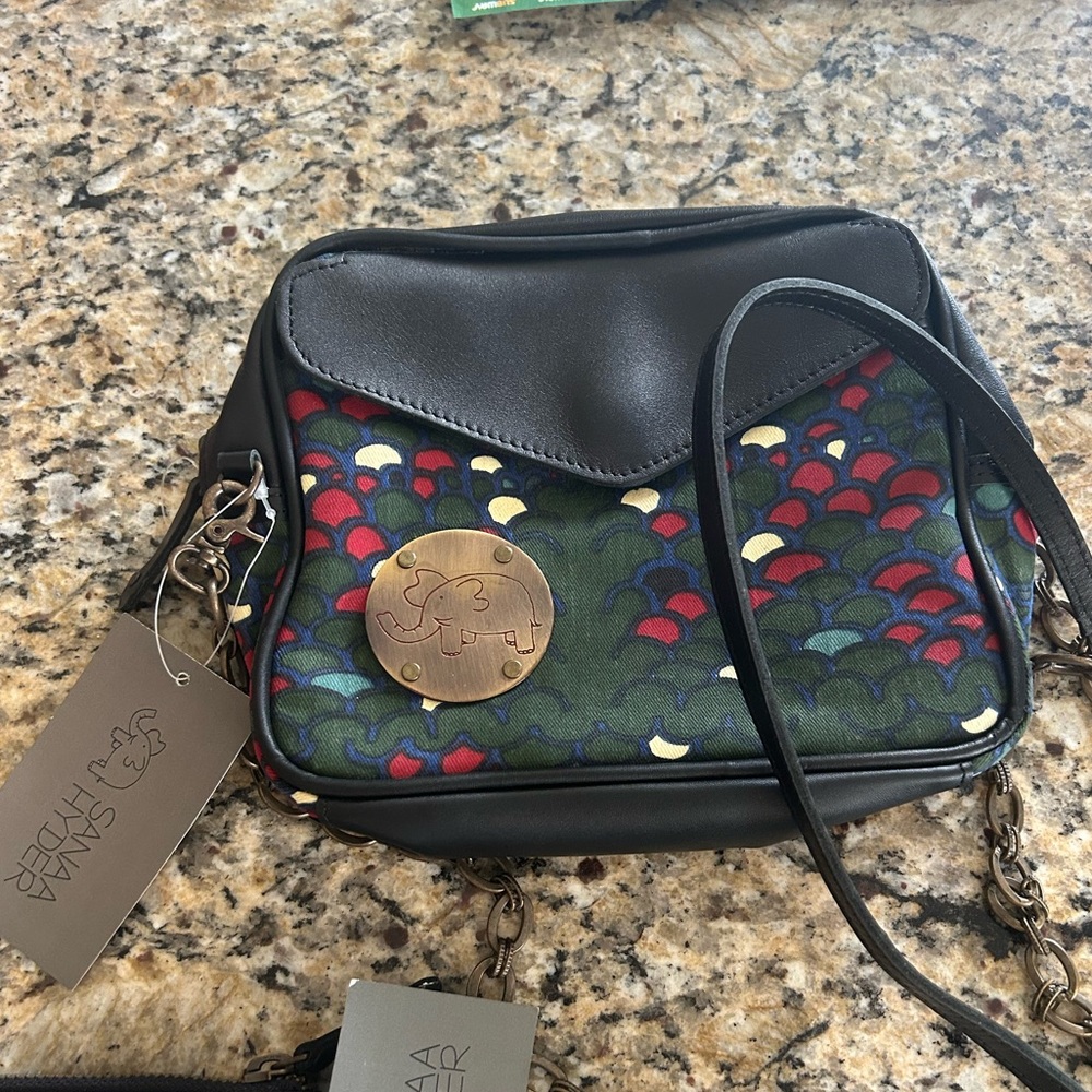 NWT Sanaa Hyder travel crossbody